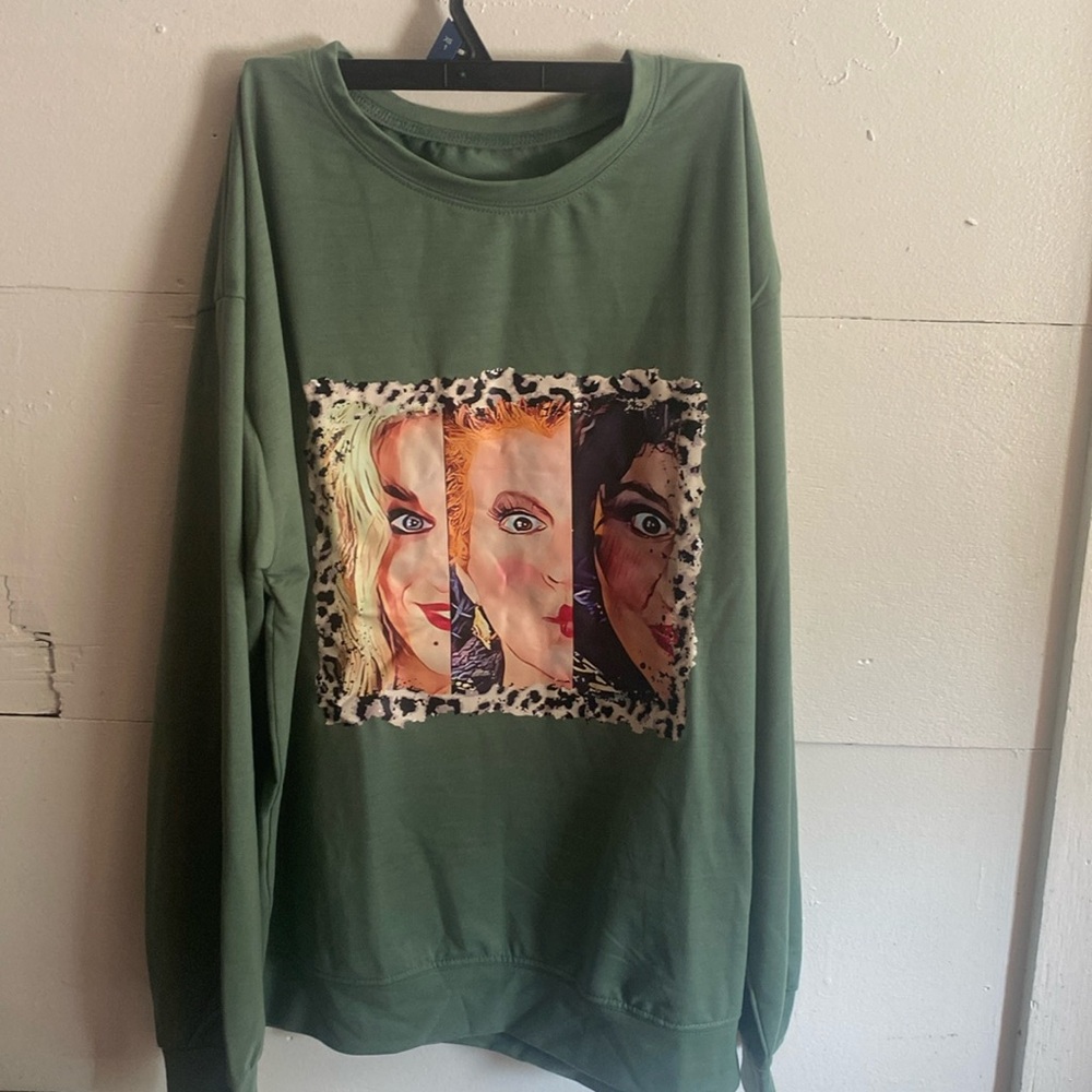 NWOT Hocas pocas size L Temu green shirt